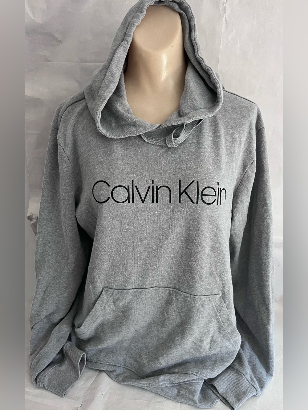 Men’s Calvin Klein hooded Hoodie Sweatshirt Light Gray with black graphic Medium